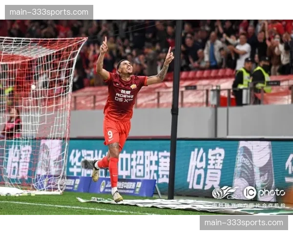 上海海港87.6%传球成功率难掩进攻滞涩,中场创造力亟待提升 上海海港87.6%传球成功率难掩进攻滞涩,中场创造力亟待提升